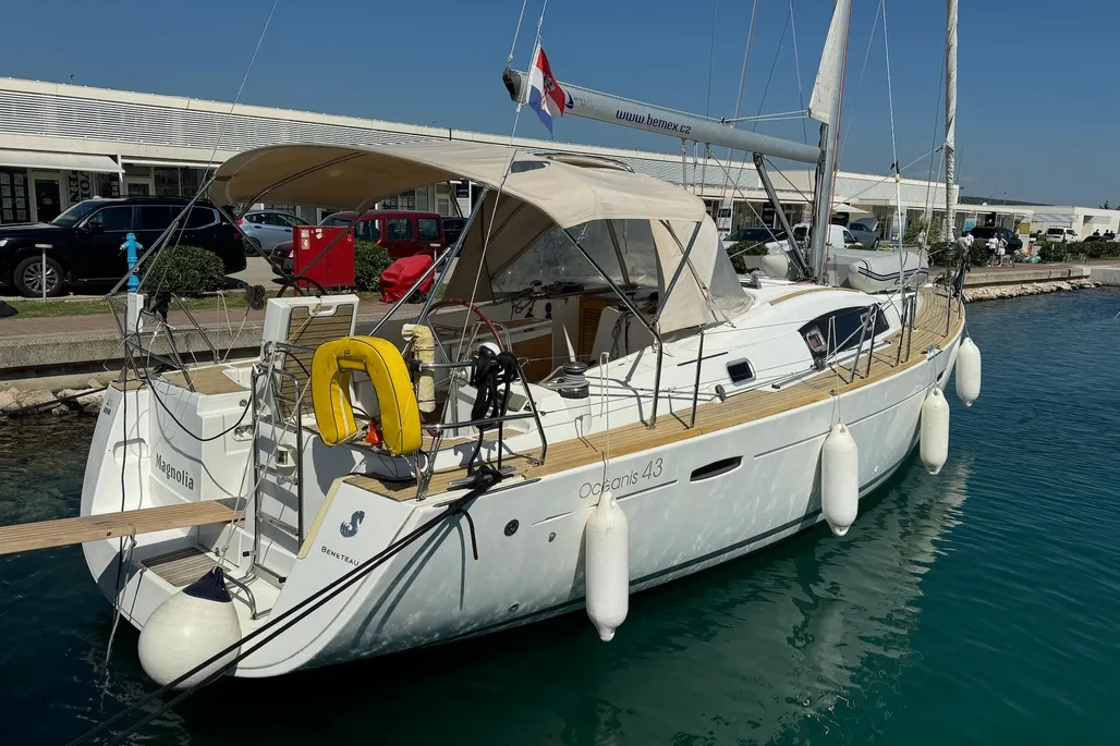 Beneteau Oceanis 43 Family usato - foto 1