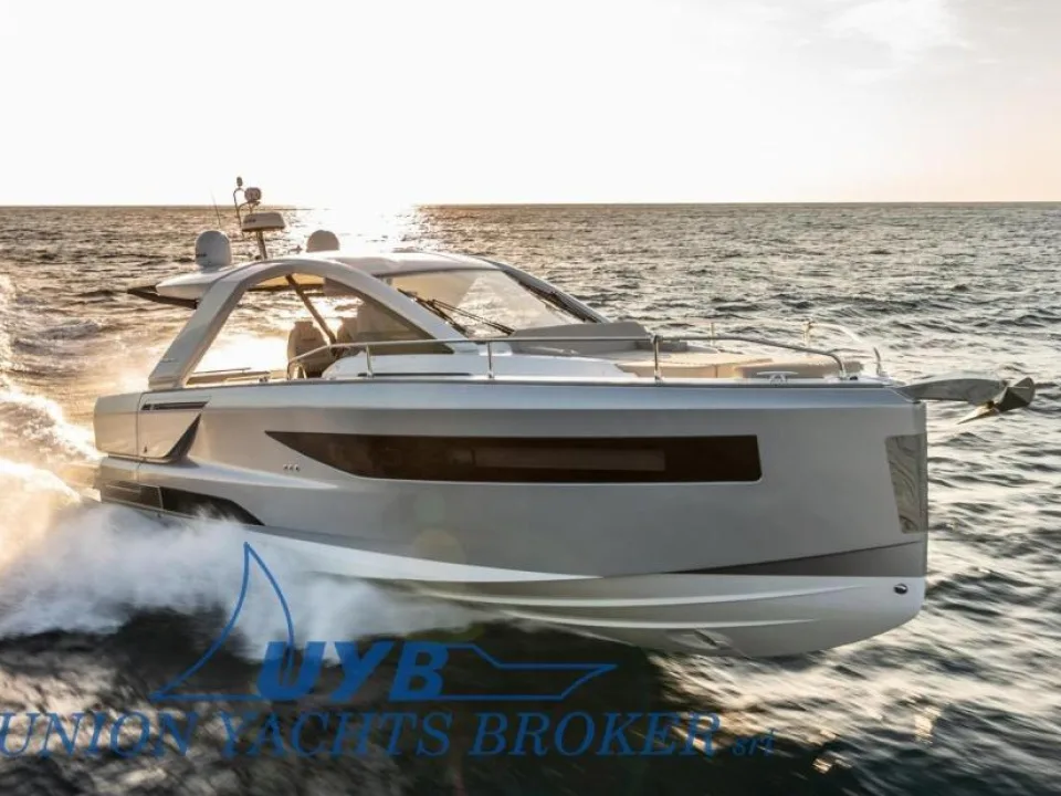 Jeanneau DB 37 used - photo 1