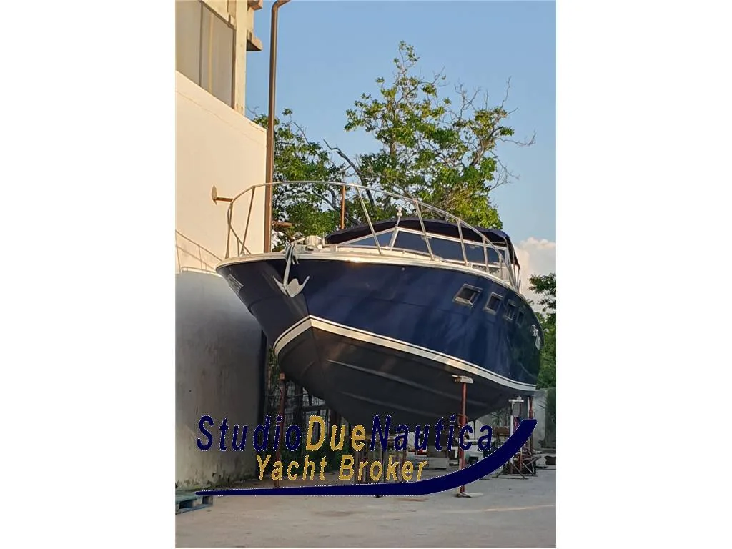 MAGNUM MARINE 35 used - photo 1