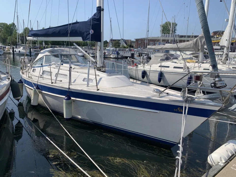 Hallberg-Rassy 34 used - photo 1