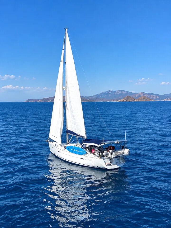 Beneteau Oceanis 40 used - photo 1