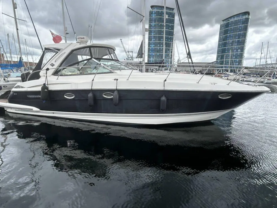 Monterey 415 Sports Yacht used - photo 1