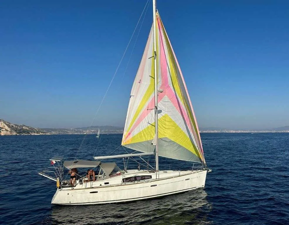 Beneteau OCEANIS 43 used - photo 1