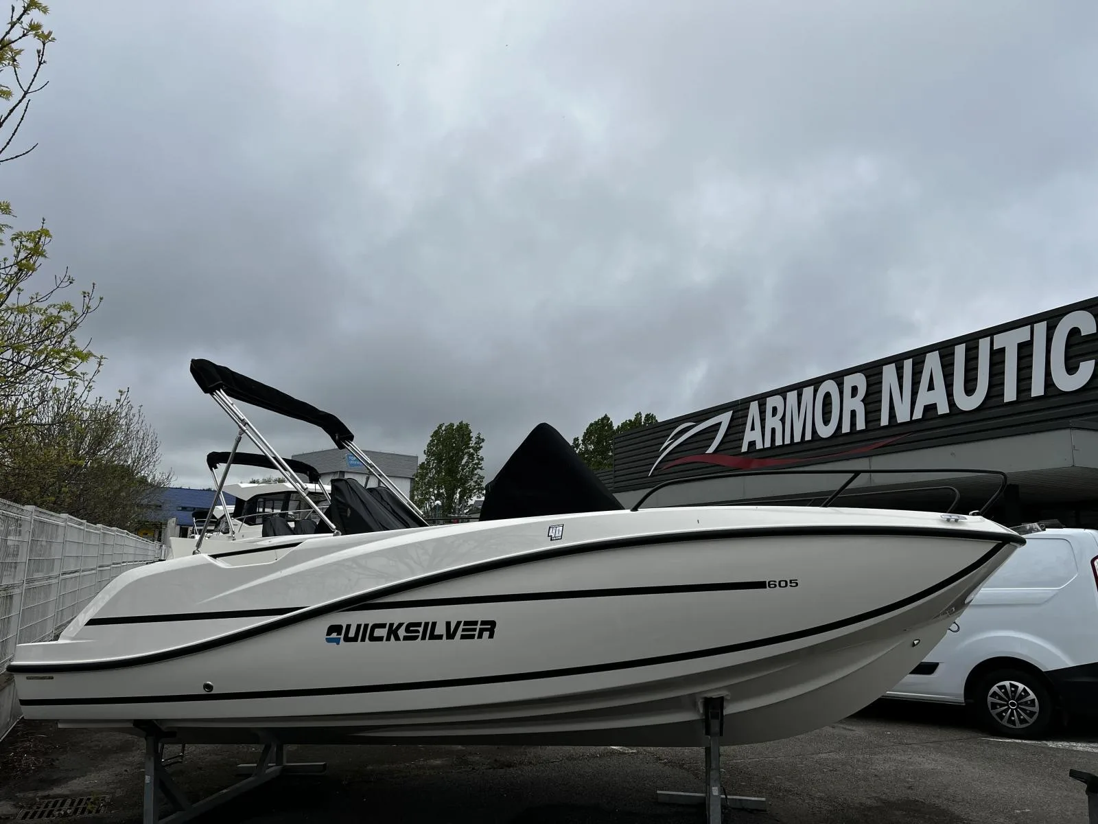 Quicksilver Activ 605 open used - photo 1