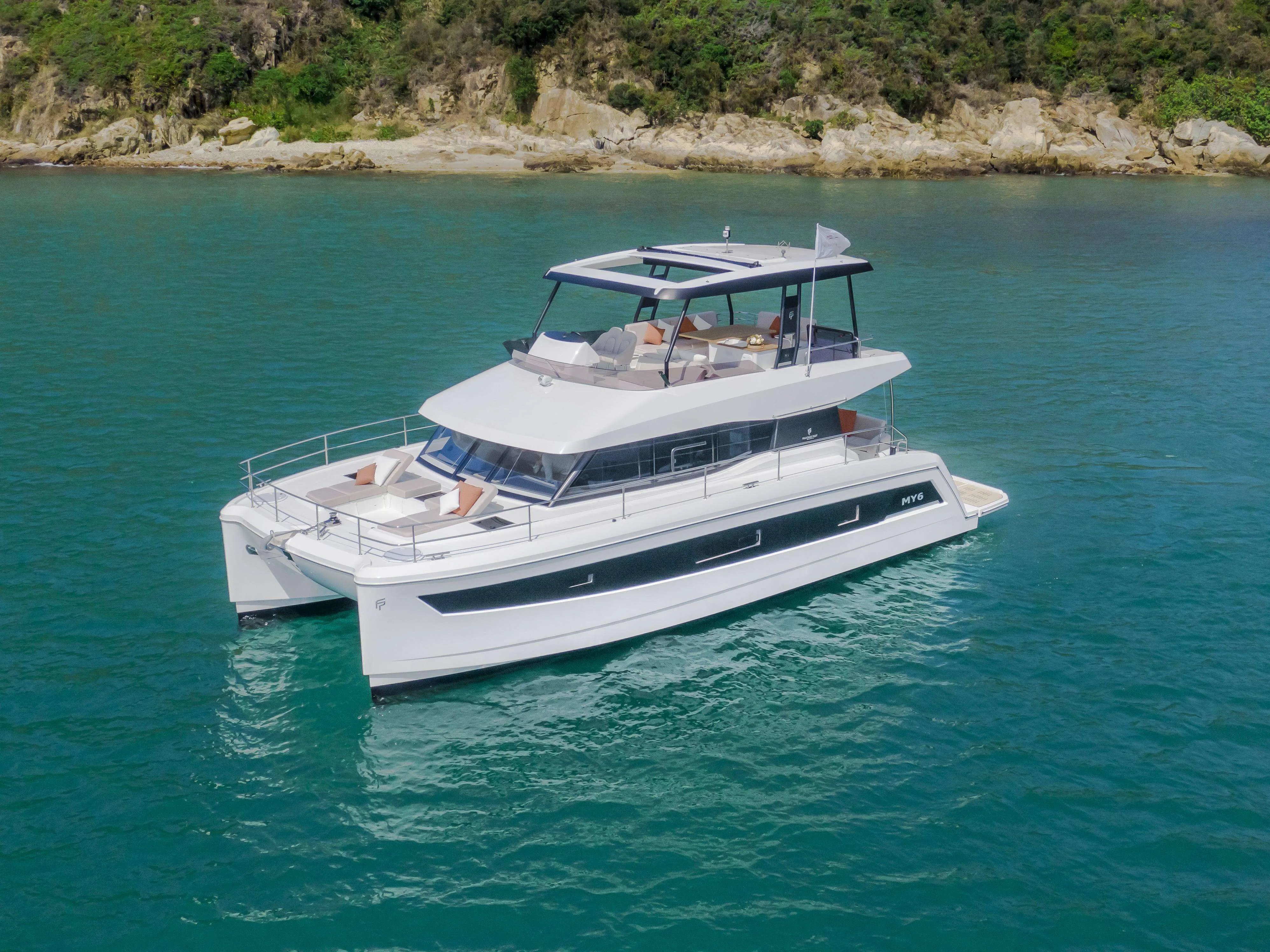 Fountaine Pajot MY 6 used - photo 1