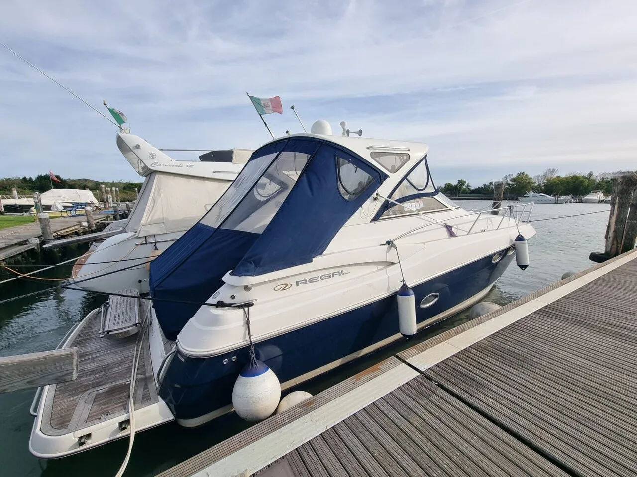 Regal Marine COMMODORE 3760 usato - foto 1