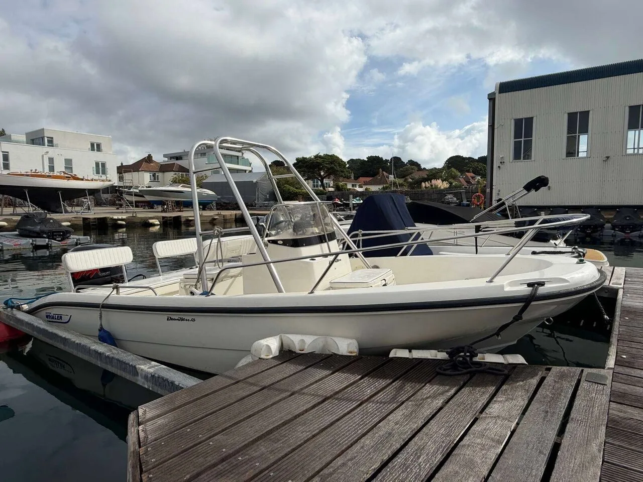 Boston Whaler Dauntless 18 used - photo 1