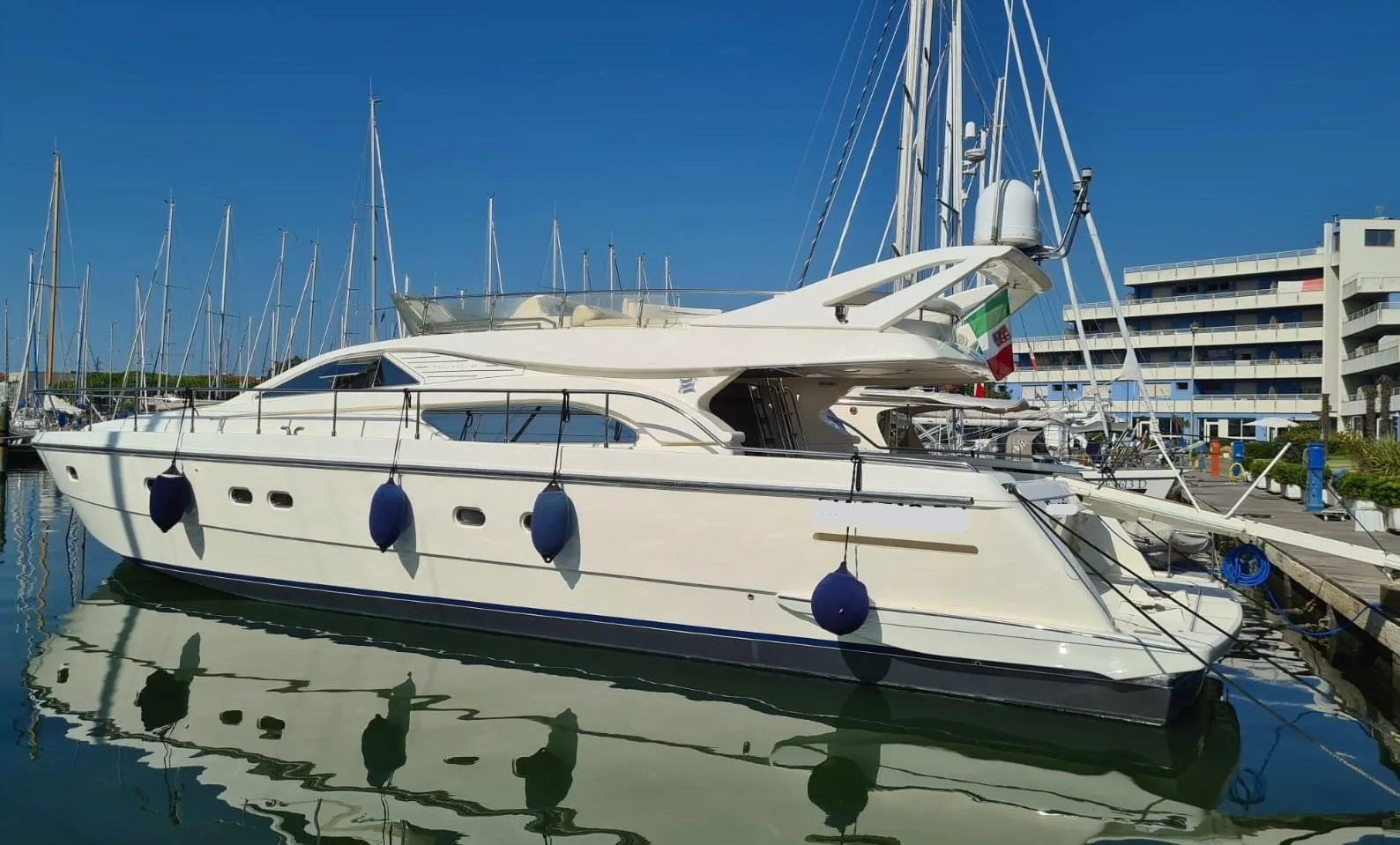 Ferretti Yachts Ferretti 57' usato - foto 1