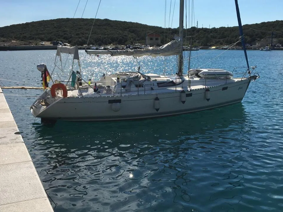 Beneteau Oceanis 390 used - photo 1