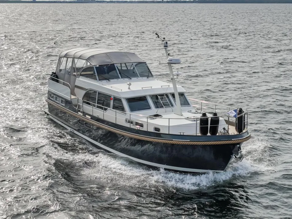 Linssen Grand Sturdy 45.0 AC Twin used - photo 1