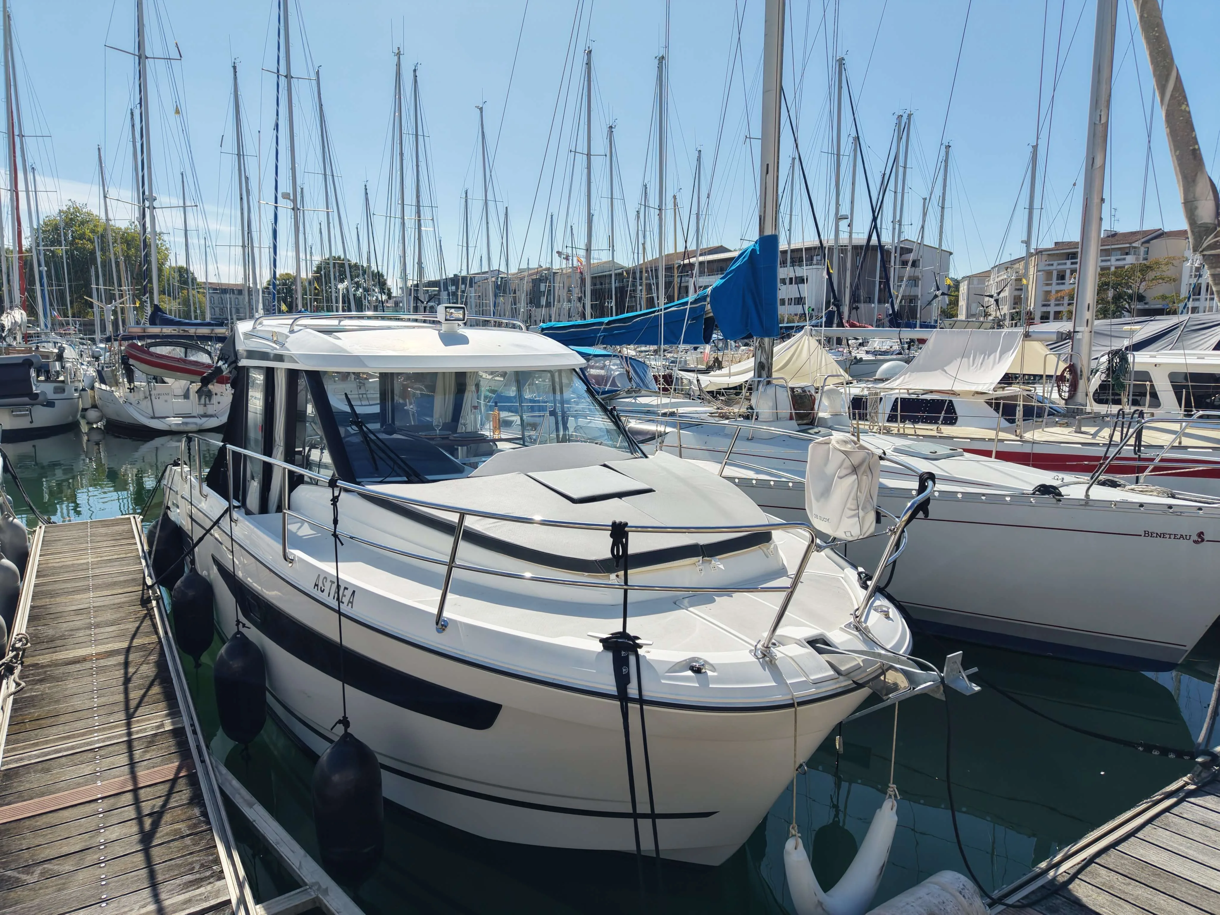 Jeanneau MERRY FISHER 895 OFFSHORE used - photo 1