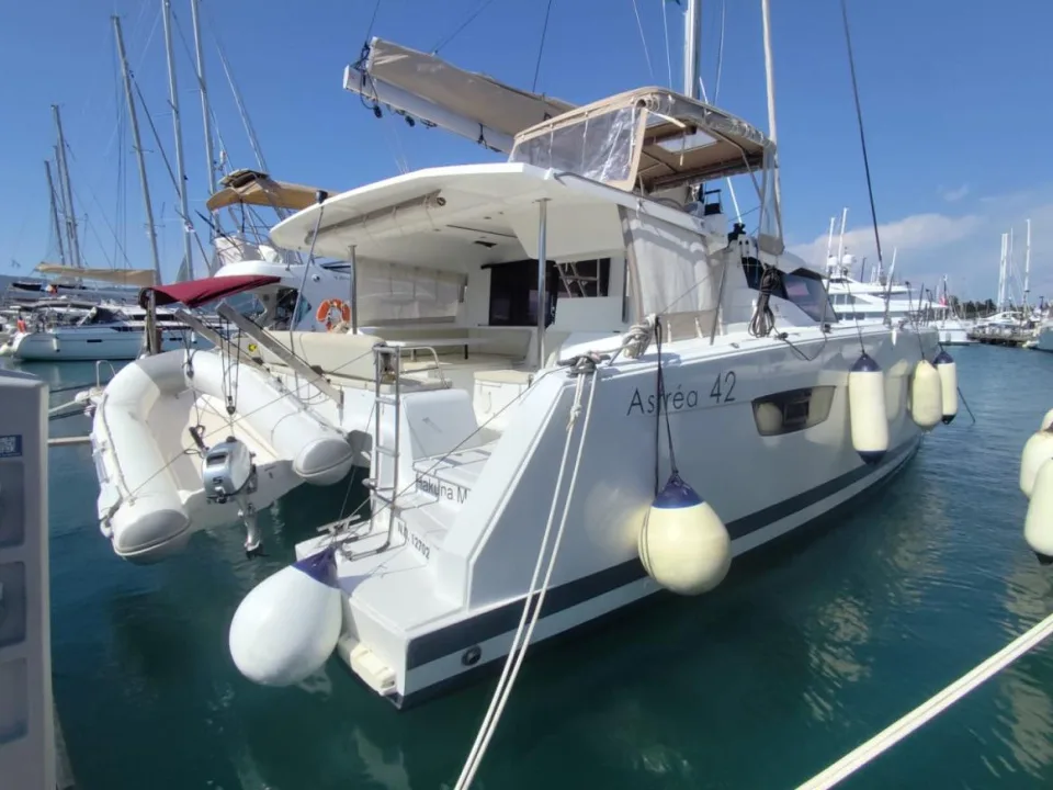 Fountaine Pajot Astrea 42 used - photo 1