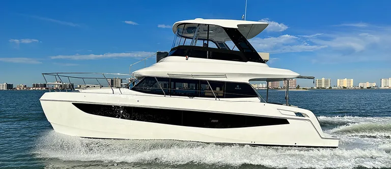 Aquila 42 Yacht