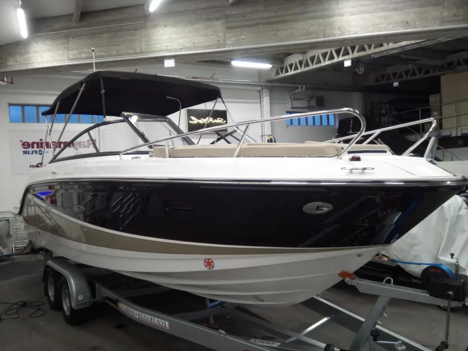 Sea Ray Sun Sport 250 used - photo 1