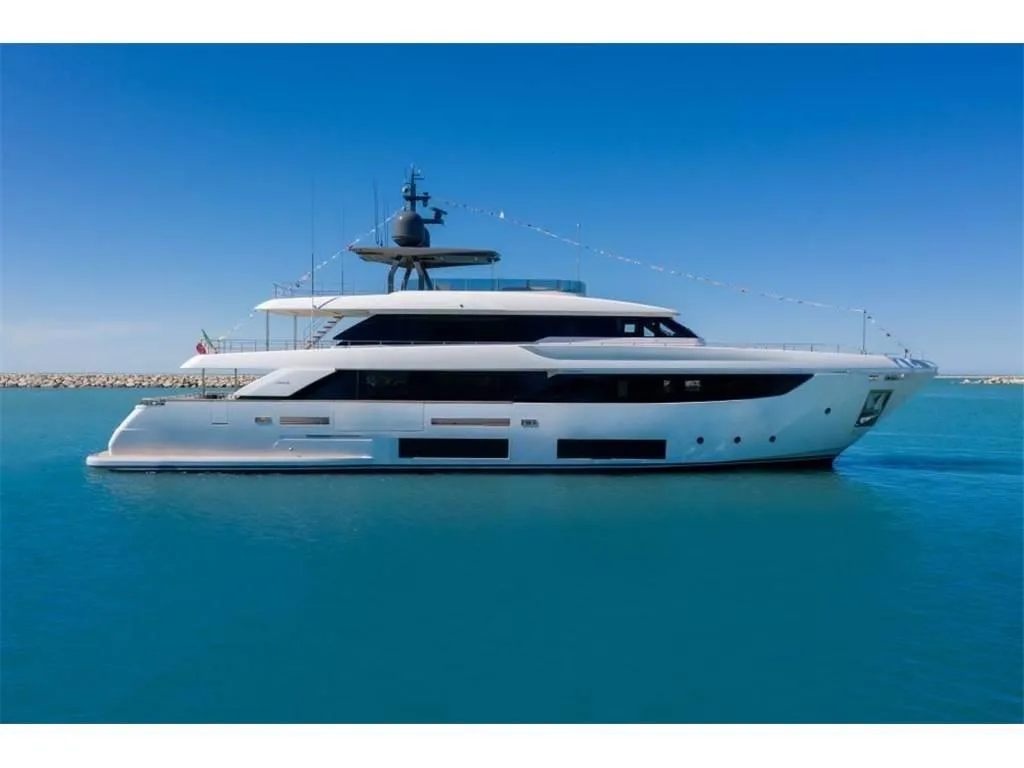 Custom Line Navetta 33 used - photo 1