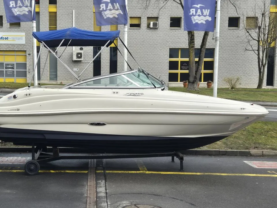 Sea Ray 200 Sundeck used - photo 1