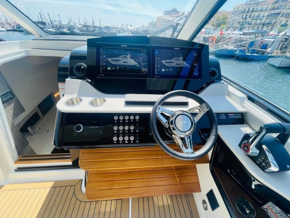 Sea Ray 370 Sundancer used - photo 1