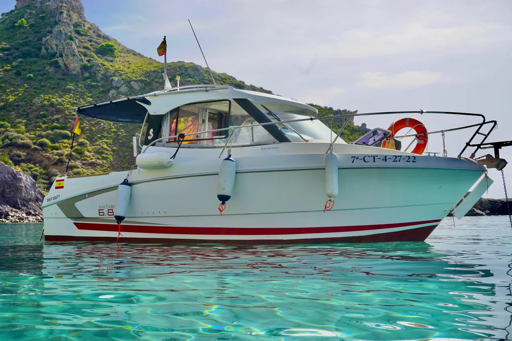 Beneteau Antares 6.80 d'occasion - photo 1