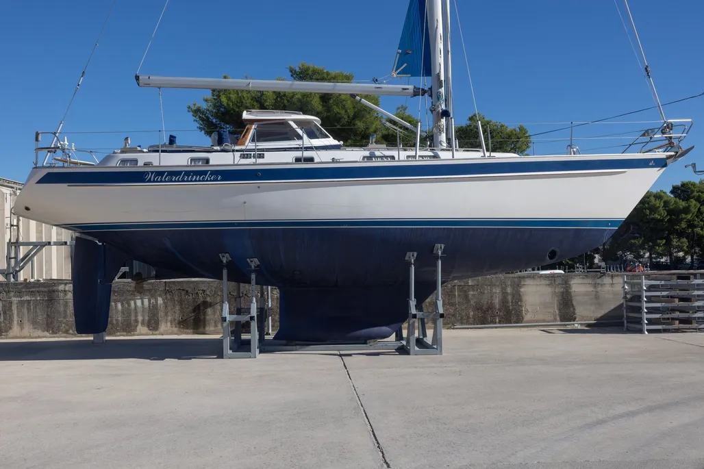 Hallberg-Rassy 42F used - photo 1