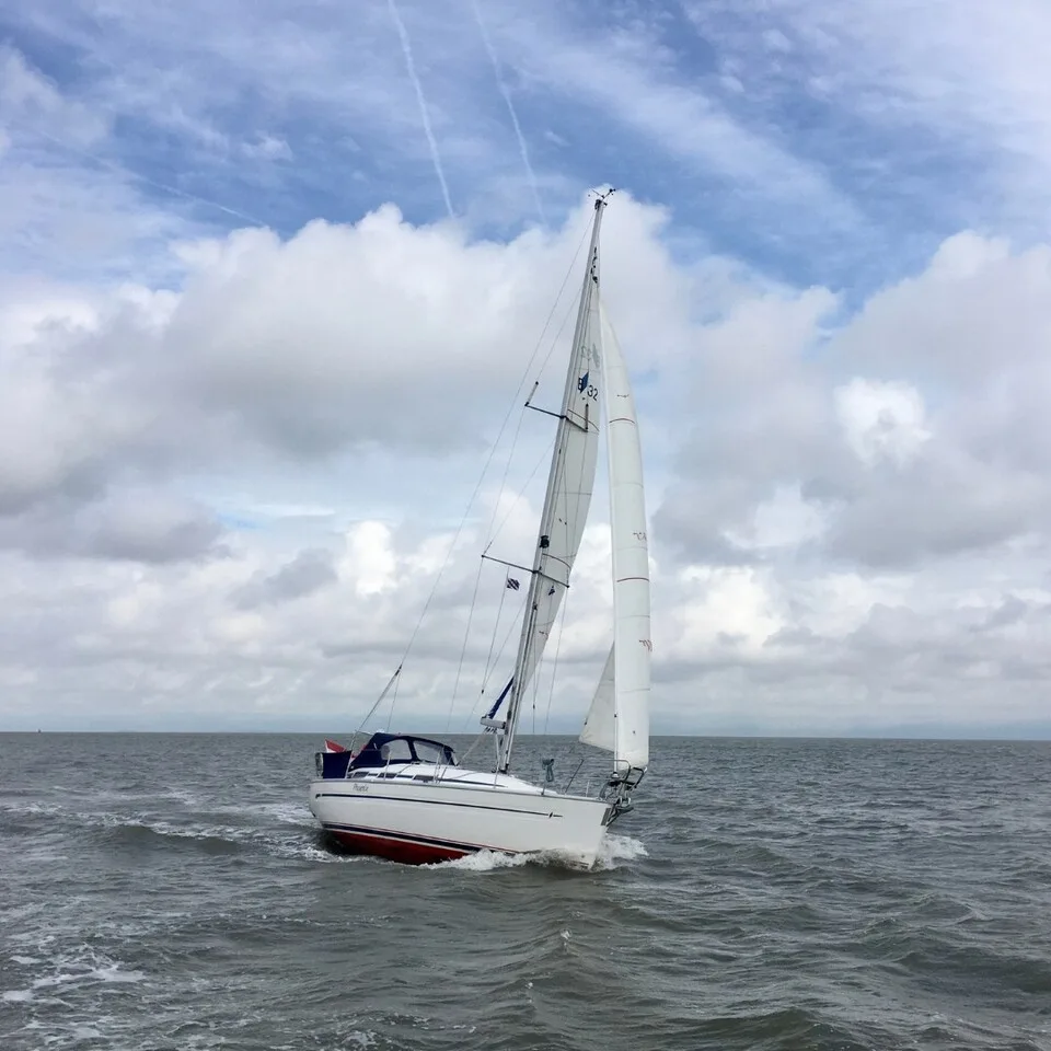Bavaria 32 used - photo 1