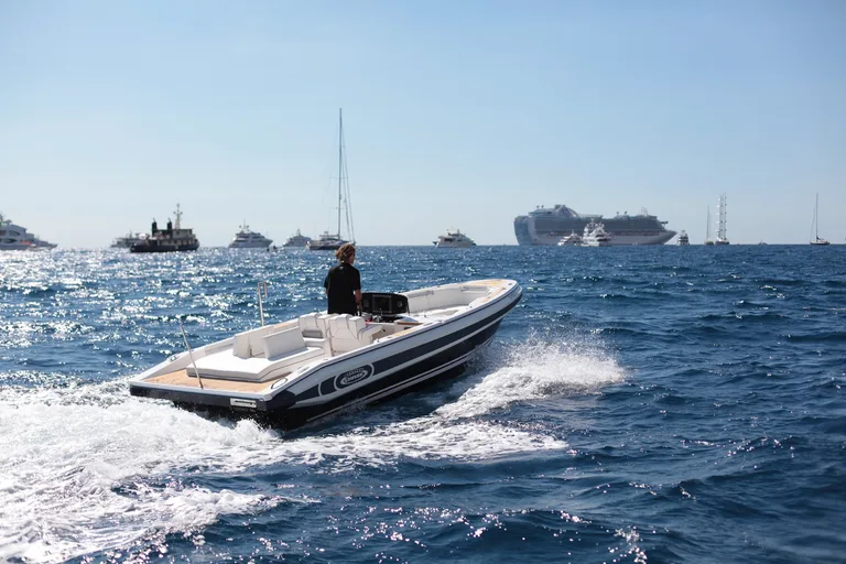 Novurania Chase Series 23