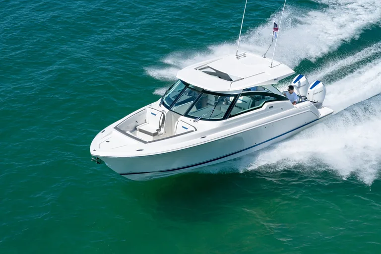 Tiara Yachts 34LX