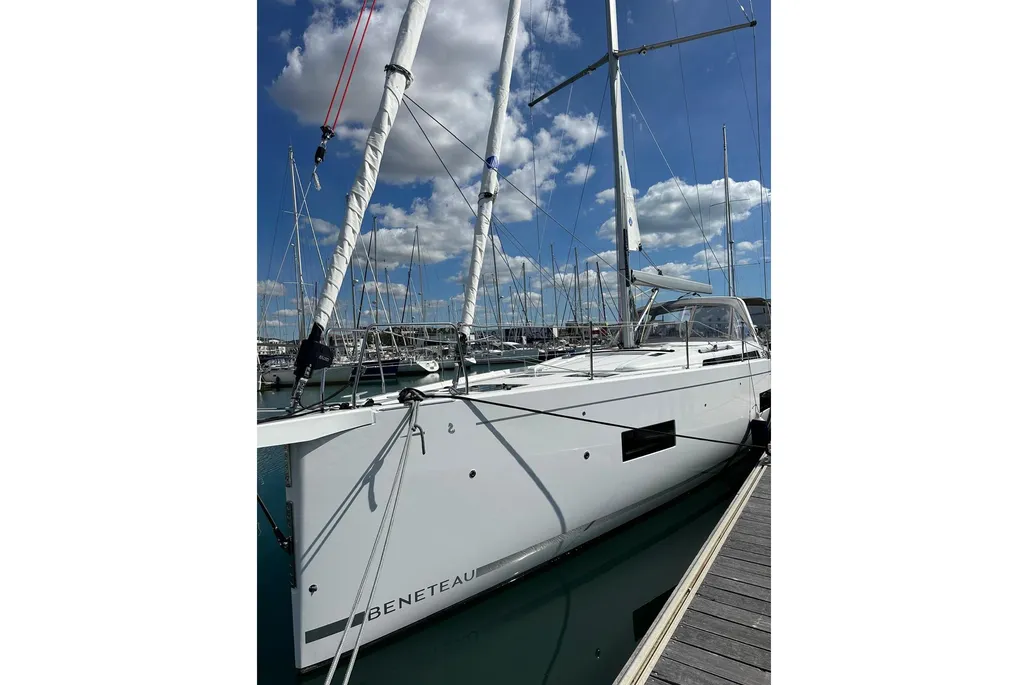 Beneteau Oceanis Yacht 54 d'occasion - photo 1