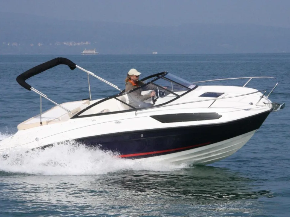 Bayliner VR5 Cuddy gebraucht - Foto 1