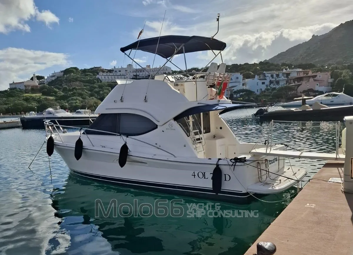 Riviera Marine 33 Flybridge used - photo 1