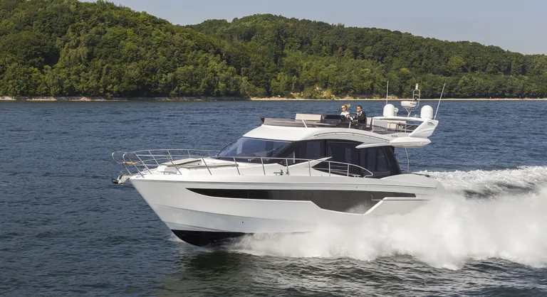 Galeon 500 Fly