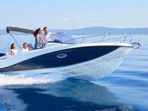 Quicksilver Activ 675 Sundeck used - photo 1