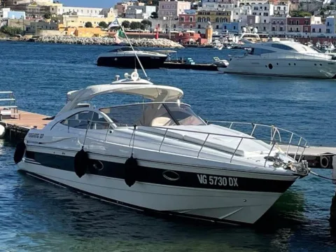 Pershing 37 used - photo 1