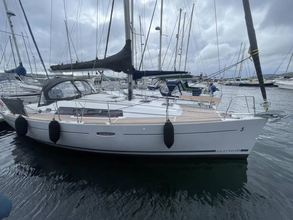 Beneteau Oceanis 34 used - photo 1