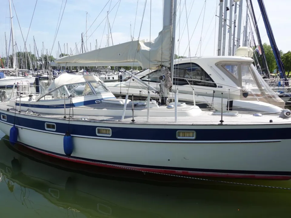 Hallberg-Rassy 352 used - photo 1