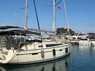 Bavaria Yachts 37 Cruiser used - photo 1