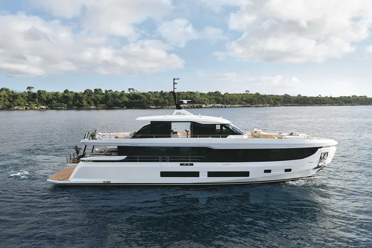 Azimut Grande 30M