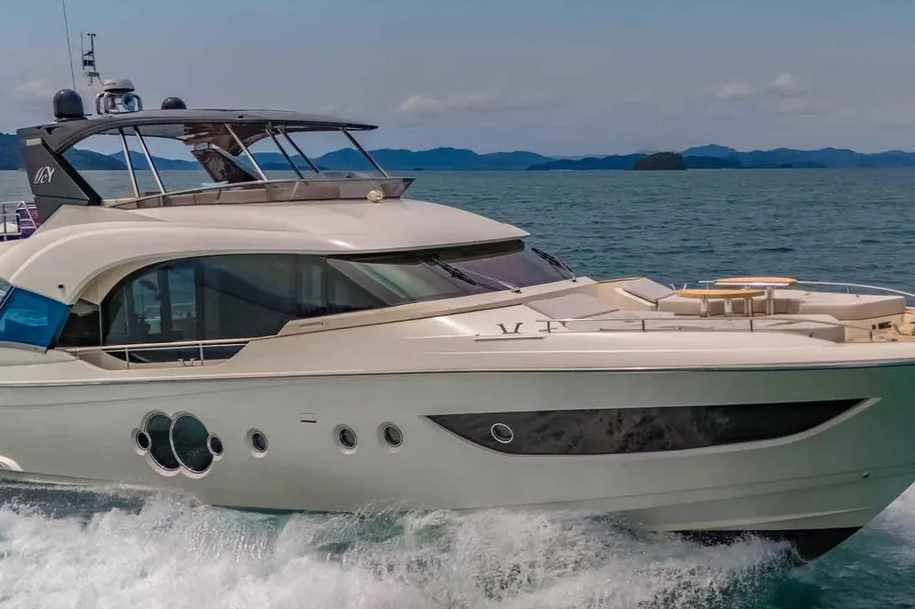 Monte Carlo Yachts MCY 70 used - photo 1