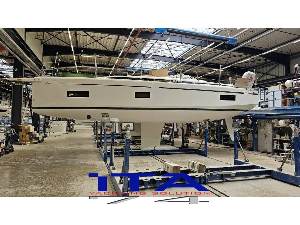 Bavaria Yachts C38 used - photo 1