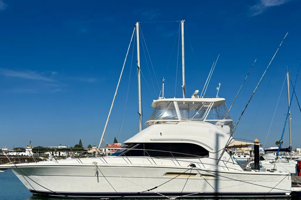 Riviera 47 Open Flybridge Series II used - photo 1 Riviera 47 Open Flybridge Series II used - photo 1