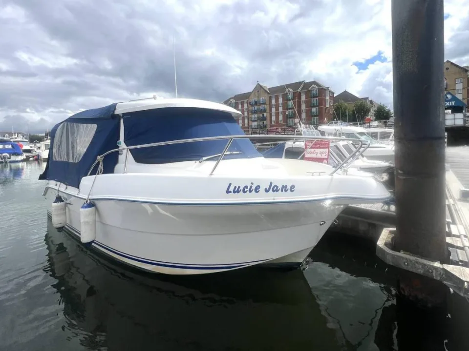 Quicksilver 640 Pilothouse used - photo 1