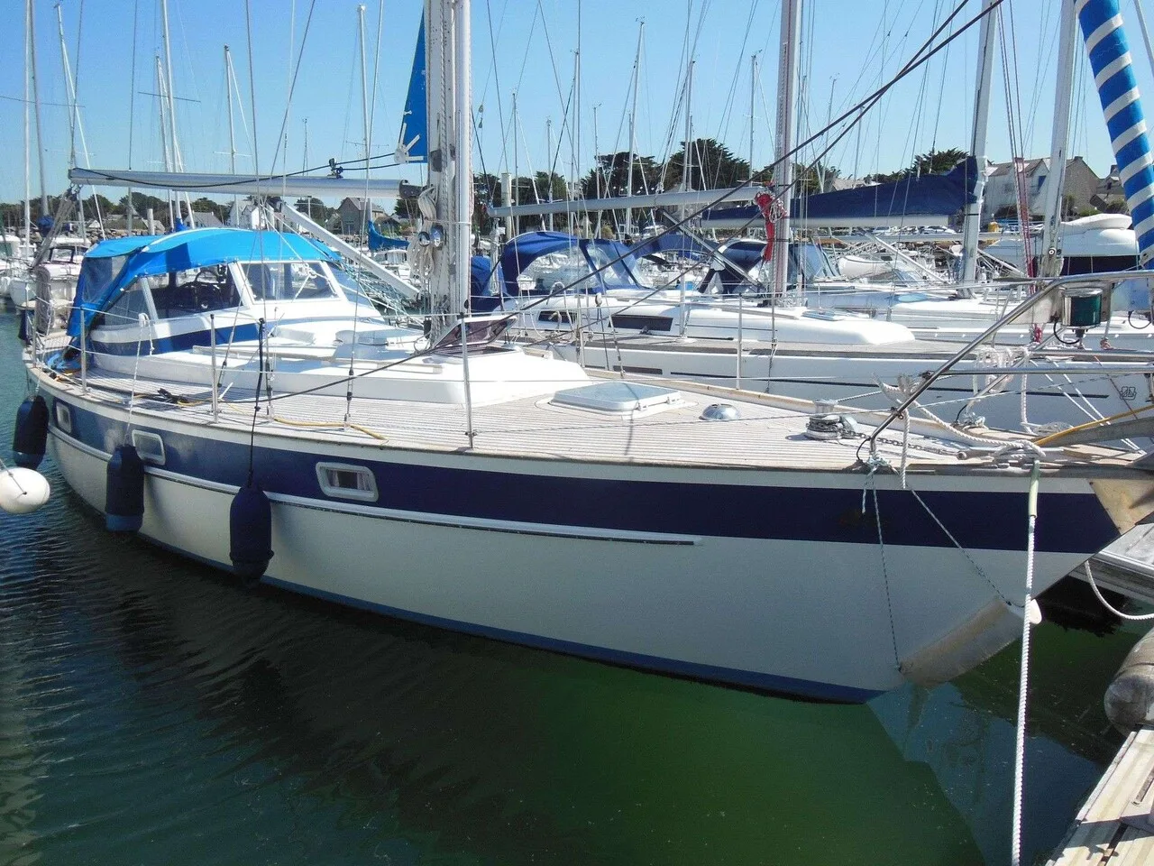 Hallberg-Rassy 352 used - photo 1