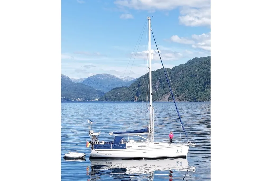 Bavaria Yachts Cruiser 38 used - photo 1