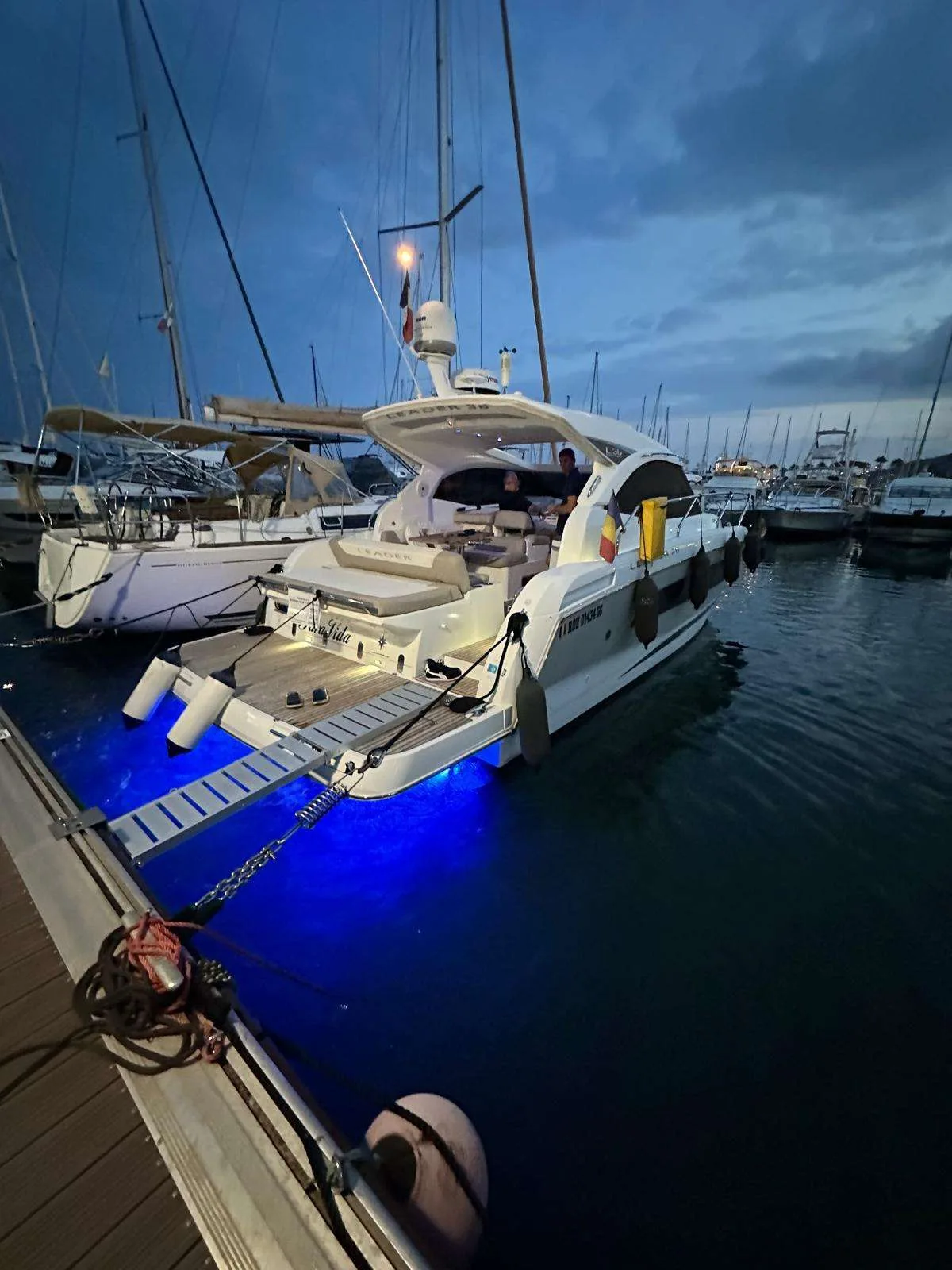 Jeanneau LEADER 36 SPORT TOP d'occasion - photo 1