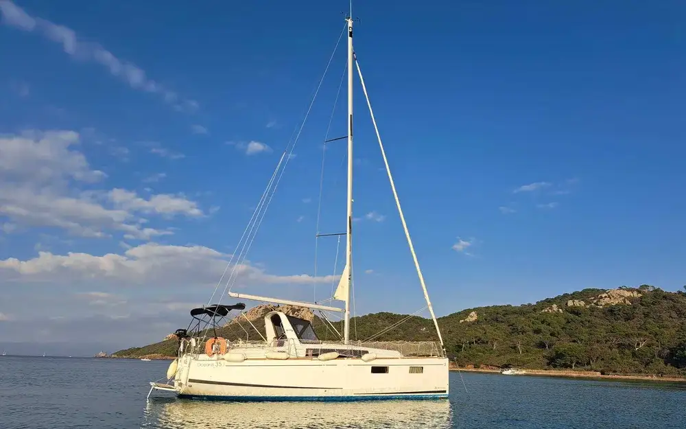 Beneteau OCEANIS 35.1 used - photo 1