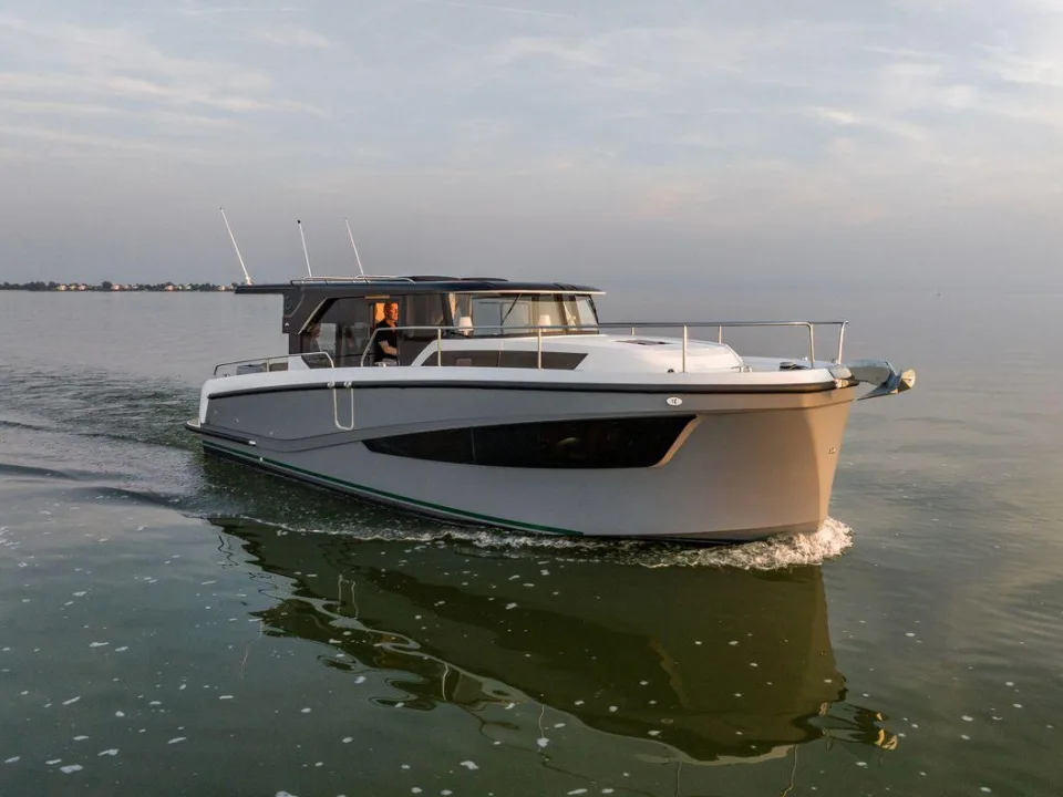 Delphia 10 Sedan gebraucht - Foto 1