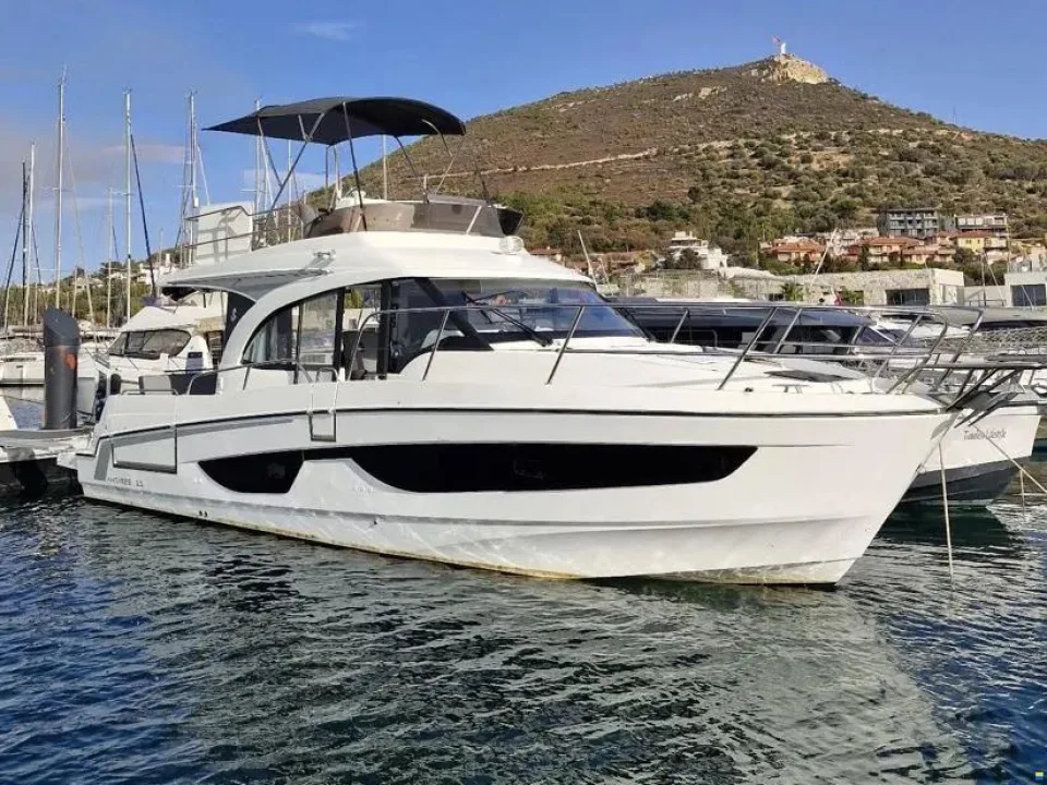 Beneteau Antares 11 Fly usato - foto 1
