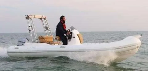 Blu Phoenix Gommone Typhoon 575 NUOVO used - photo 1