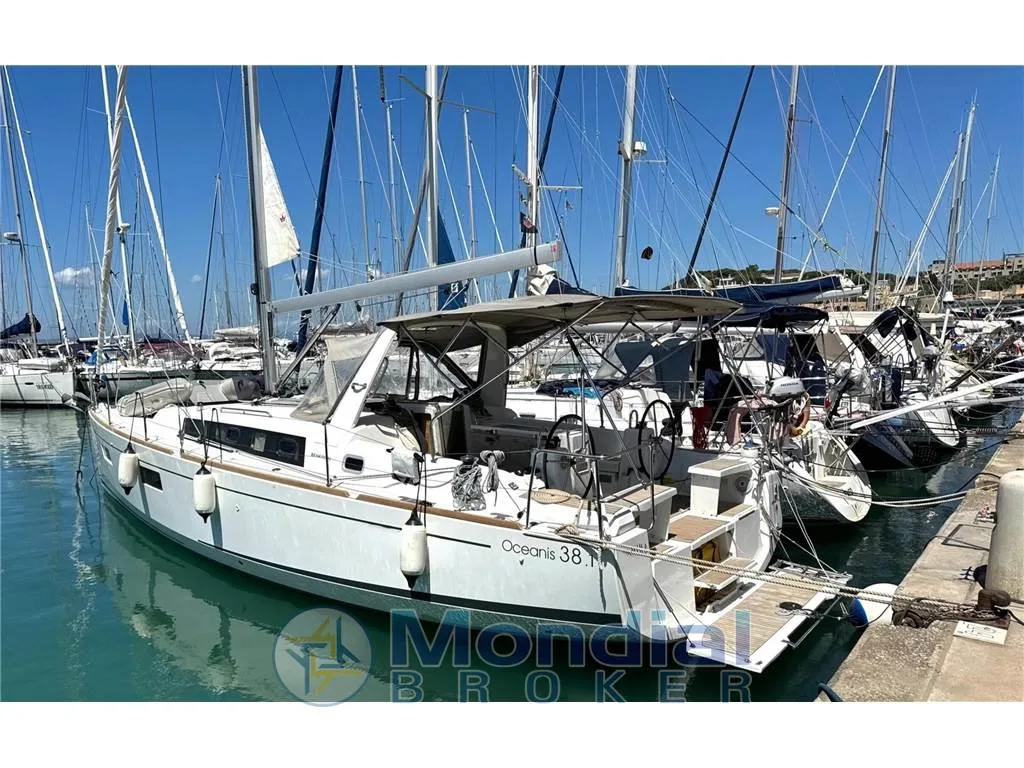 Beneteau Océanis 38.1 d'occasion - photo 1