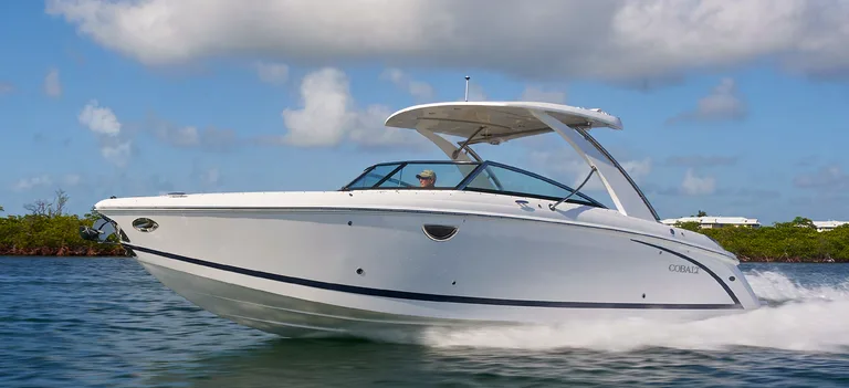 Cobalt Boats R30