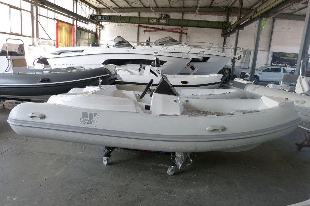 Tiger Marine PROTENDER 400 MODELL 2021 LAGER d'occasion - photo 1
